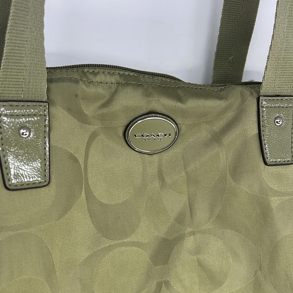Coach 77322 Sage Green Getaway Signature Nylon Travel Shoulder Zip Tote Bag - Picture 2 of 13